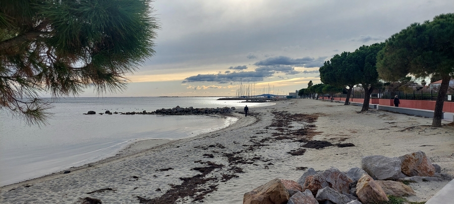 Plage rive droite de Mèze