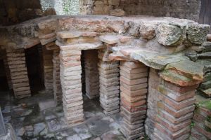 Vestiges des thermes d'Arles