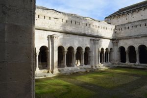 Le cloître Saint-Trophime